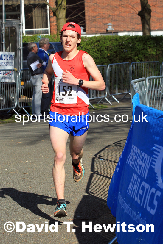Mens Under-17s 5k, 2022 Northern 12 and 6 Stage Road Relays,  Birkenhead Park, Birkenhead, Wirral.  Photo: David T. Hewitson/Sports for All Pics